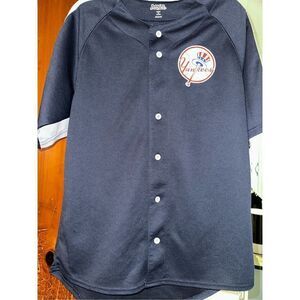 Stitches New York Yankees Team Logo MLB Men’s Medium Shirt Embroidered button up